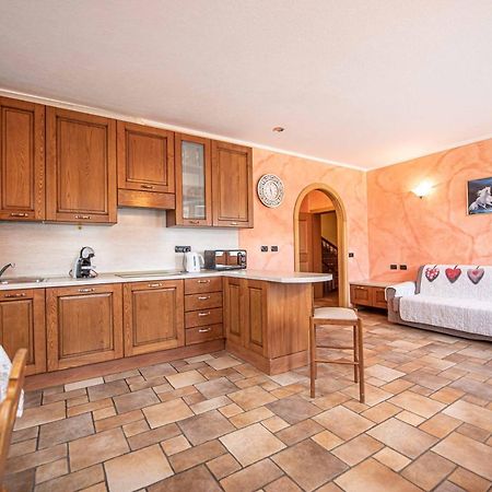 Family House Amalia MyholidayЛивиньо Екстериор снимка