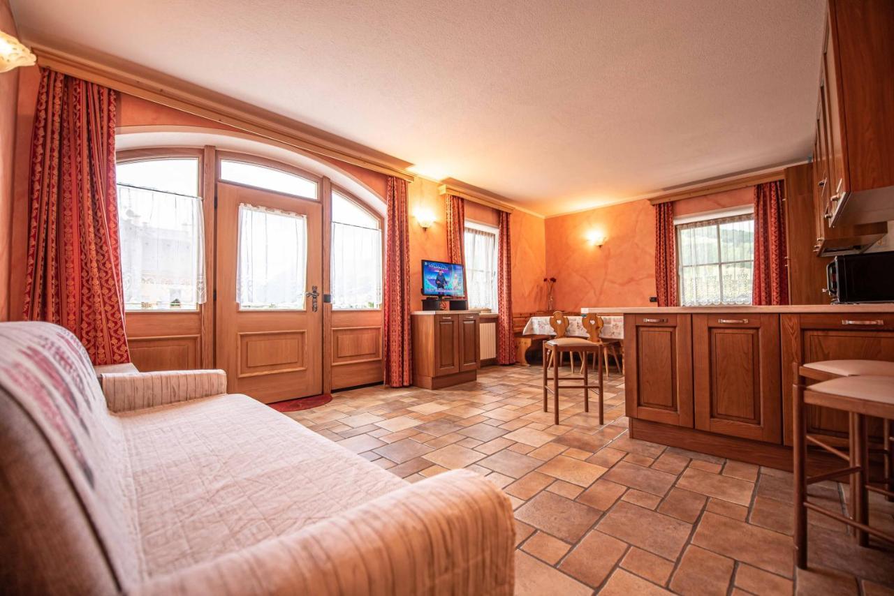 Family House Amalia MyholidayЛивиньо Екстериор снимка