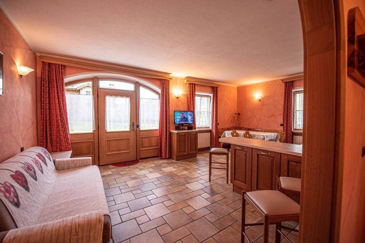 Family House Amalia MyholidayЛивиньо Екстериор снимка