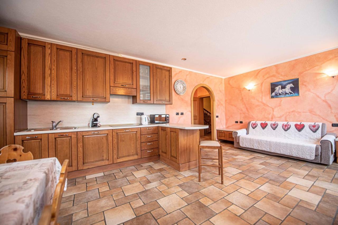 Family House Amalia MyholidayЛивиньо Екстериор снимка